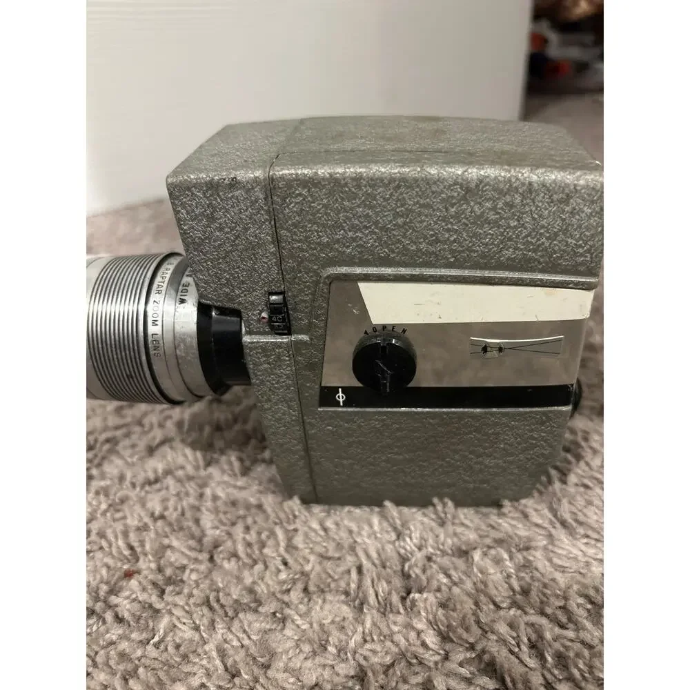 Vintage Revere Power Zoom 8mm camera model 116b untested